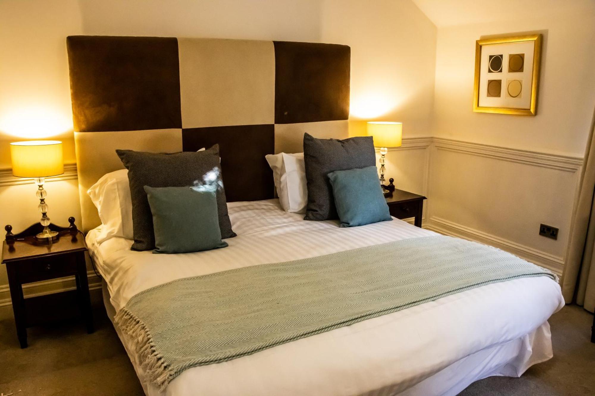 The Lord Bute Hotel Highcliffe